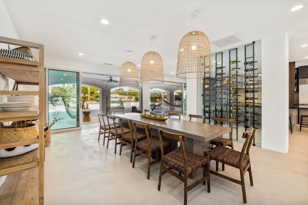 594 W Stevens Road