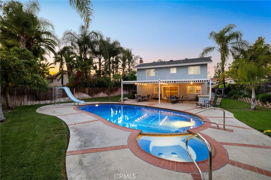 1722 Calle Alto