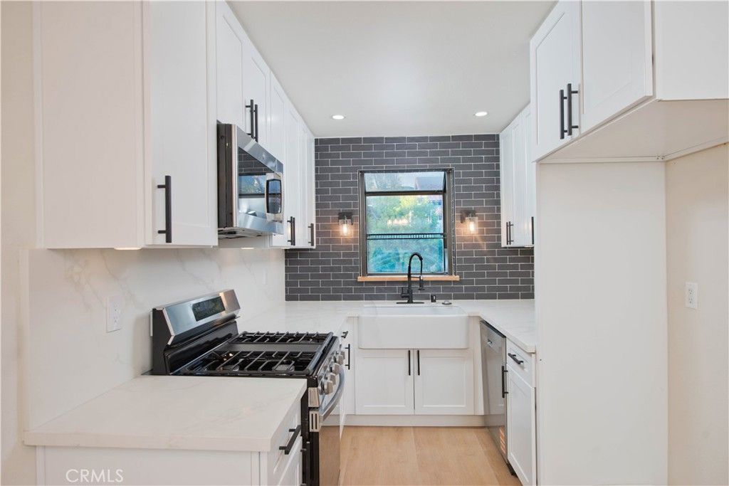 Photo of 18028 Saratoga Way #557, Canyon Country, CA 91387 (MLS # SR26008209)