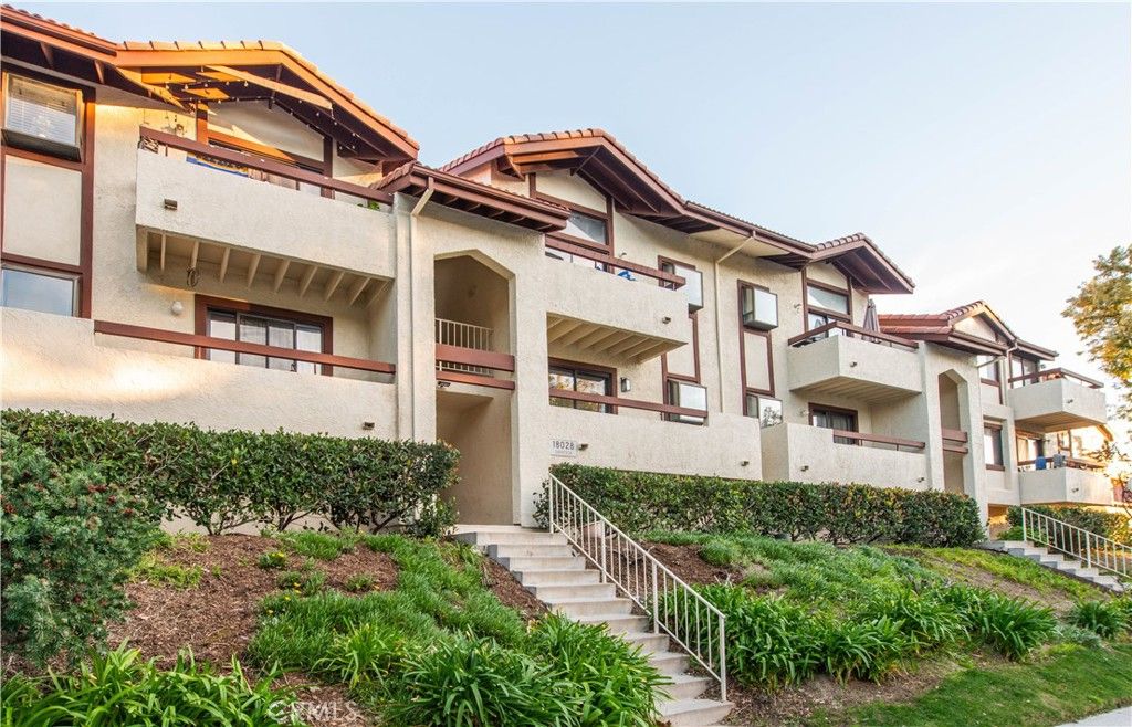 Photo of 18028 Saratoga Way #557, Canyon Country, CA 91387 (MLS # SR26008209)