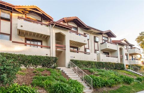 Photo of 18028 Saratoga Way #557, Canyon Country, CA 91387 (MLS # SR26008209)