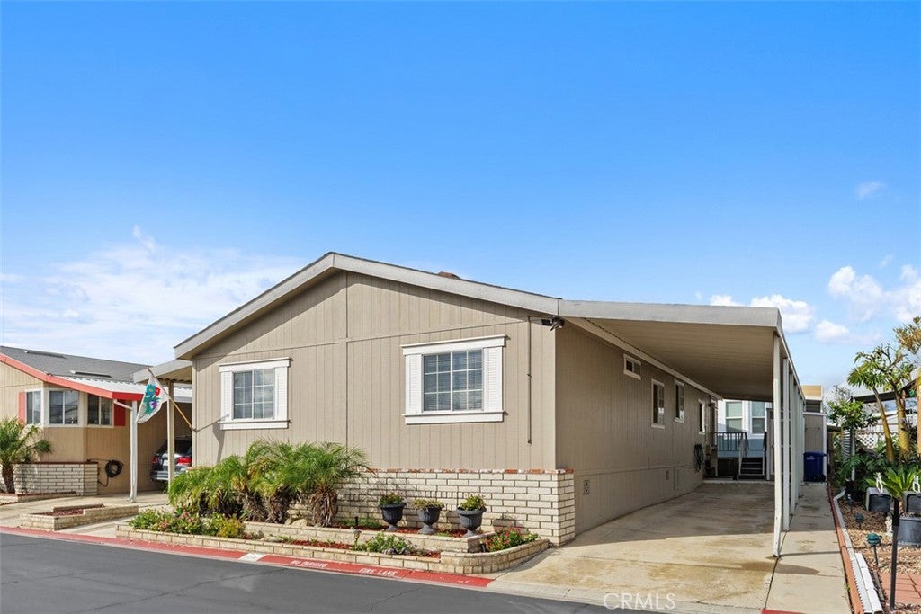 1456 E Philadelphia St Spc 176