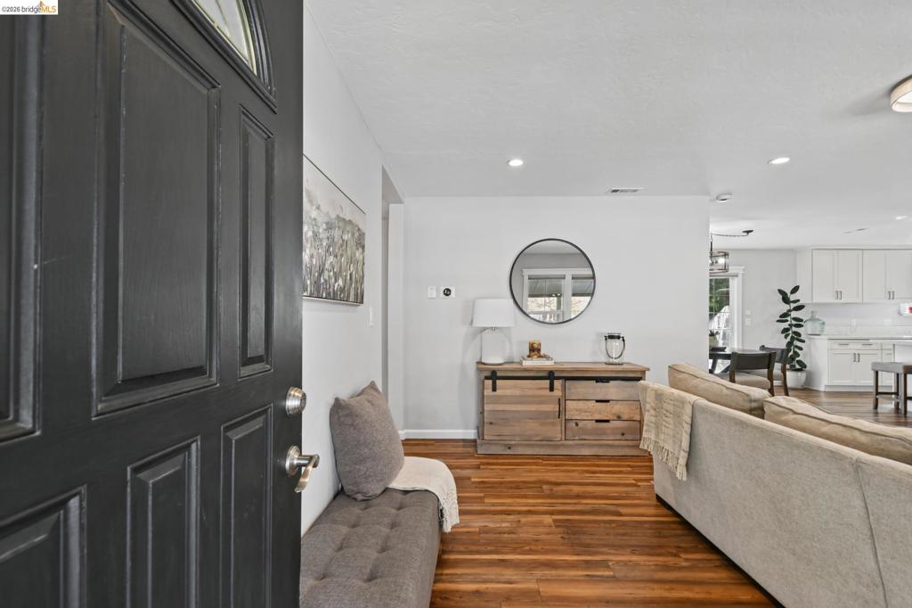 1007 Esther Dr