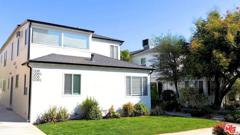Photo of 1208 S Cochran Avenue, Los Angeles, CA 90019 (MLS # 26942437)