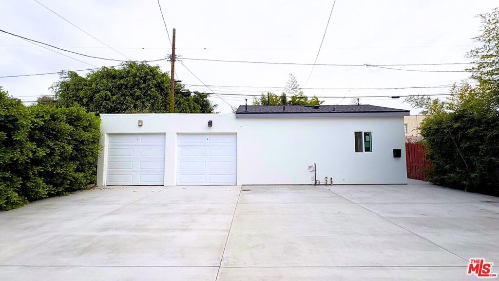 1208 S Cochran Avenue