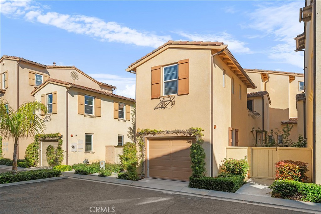 Ivy Wreath (IVWR) - Residential