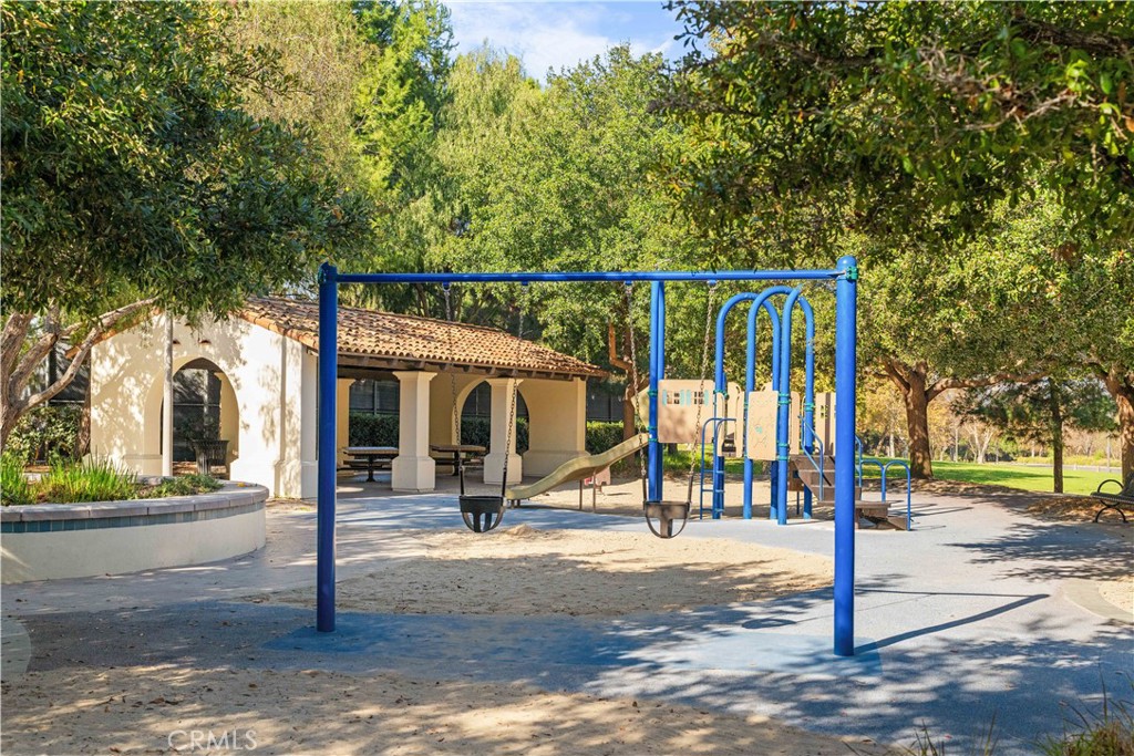 Ivy Wreath (IVWR) - Residential