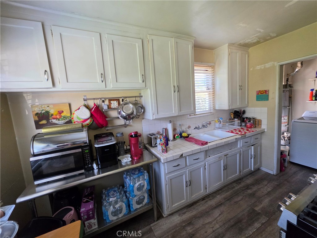 1020 W 220th Street