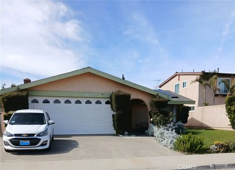 Photo of 20019 BELSHAW Avenue, Carson, CA 90746 (MLS # SB26038904)