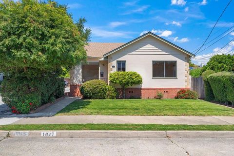 Photo of 1017 10th Avenue, San Mateo, CA 94402 (MLS # ML82046369)