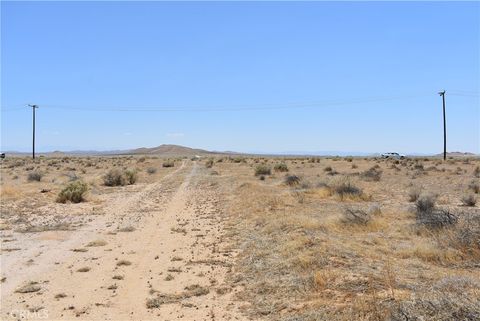 Photo of 1500 E Hwy 58, Mojave, CA 93501 (MLS # SR25129318)