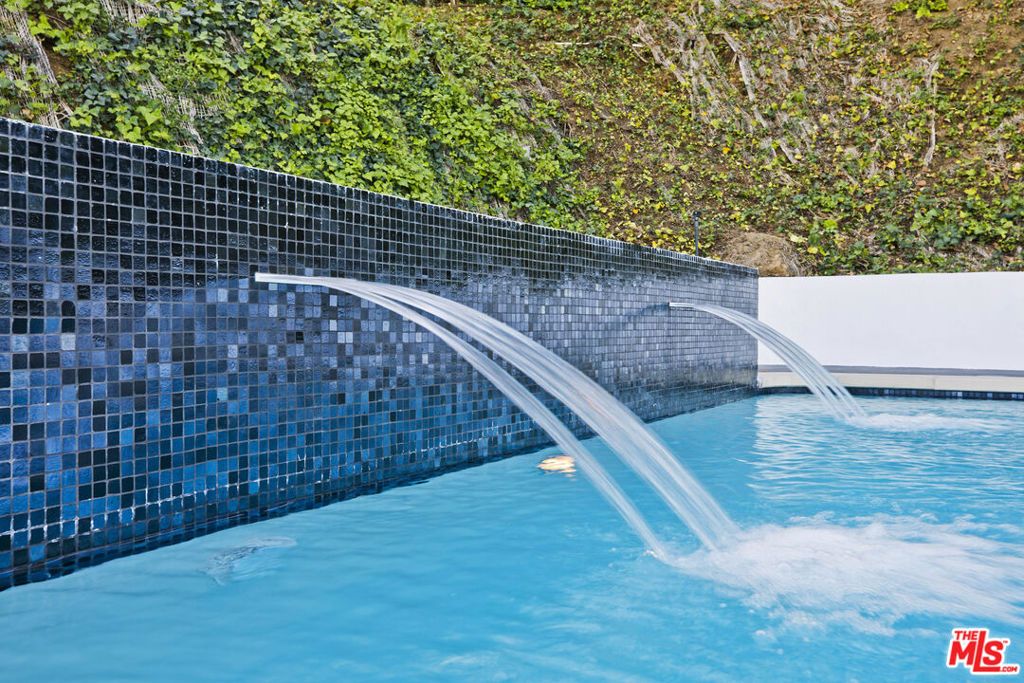 Photo of 3712 Berry Drive, Studio City, CA 91604 (MLS # 25626269)