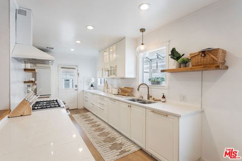 Photo of 4607 Willowcrest Avenue, Toluca Lake, CA 91602 (MLS # 26650295)