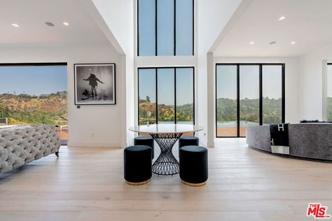 Photo of 7567 Hermes Drive, Los Angeles, CA 90046 (MLS # 26632079)