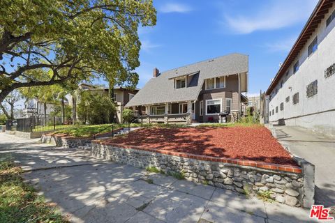 Photo of 1959 S La Salle Avenue, Los Angeles, CA 90018 (MLS # 26662713)