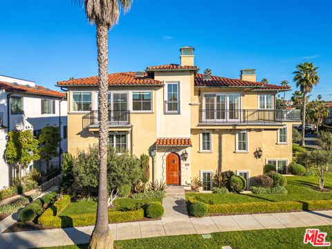 Photo of 816 S Catalina Ave, Redondo Beach, CA 90277 (MLS # 25631583)