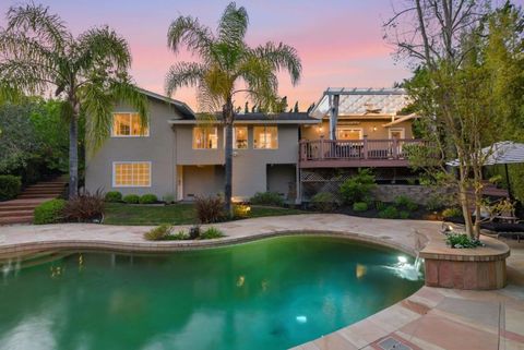 Photo of 120 Brocastle Way, Los Gatos, CA 95032 (MLS # ML82039313)