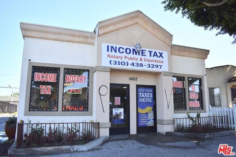 Photo of 14812 Paramount Boulevard, Paramount, CA 90723 (MLS # 26651819)