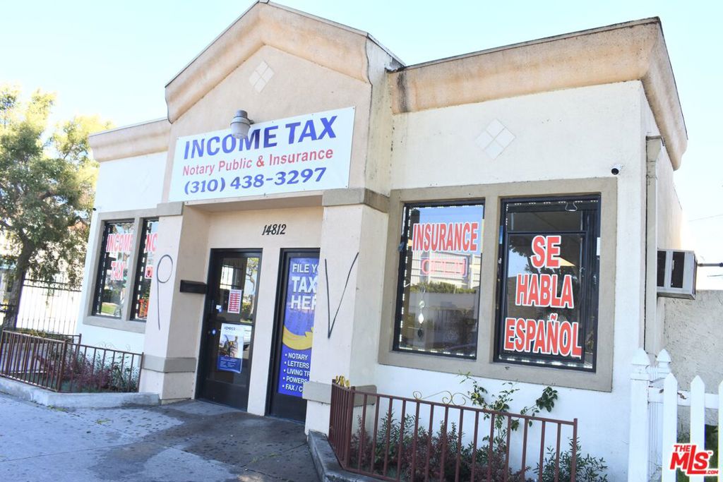 14812 Paramount Boulevard