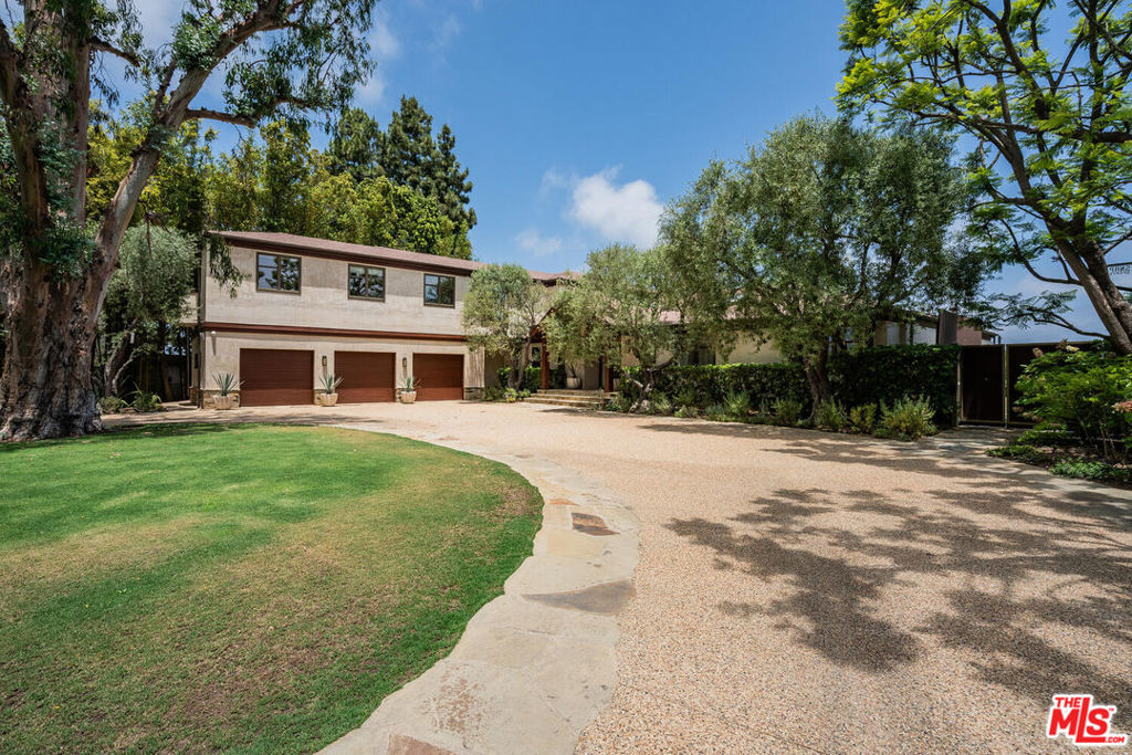 2232 Stradella Road