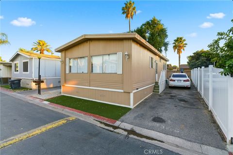 Photo of 1097 N state St St #101, Hemet, CA 92543 (MLS # TR25254391)