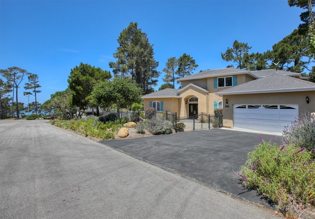 455 Chiswick Way