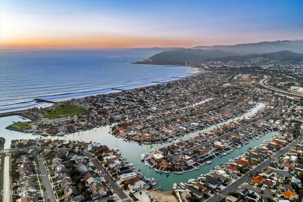 Ventura, California 93001, United States, 5 Bedrooms Bedrooms, ,3 BathroomsBathrooms,Residential,Active,249500