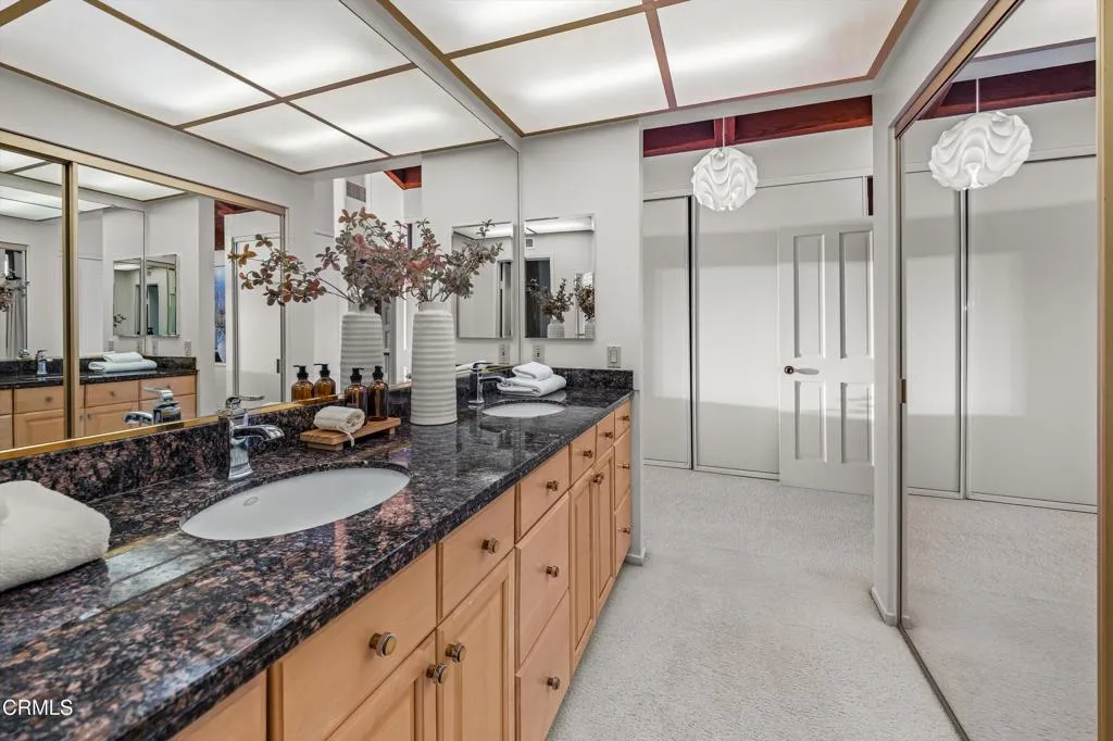 Ventura, California 93001, United States, 5 Bedrooms Bedrooms, ,3 BathroomsBathrooms,Residential,Active,249500