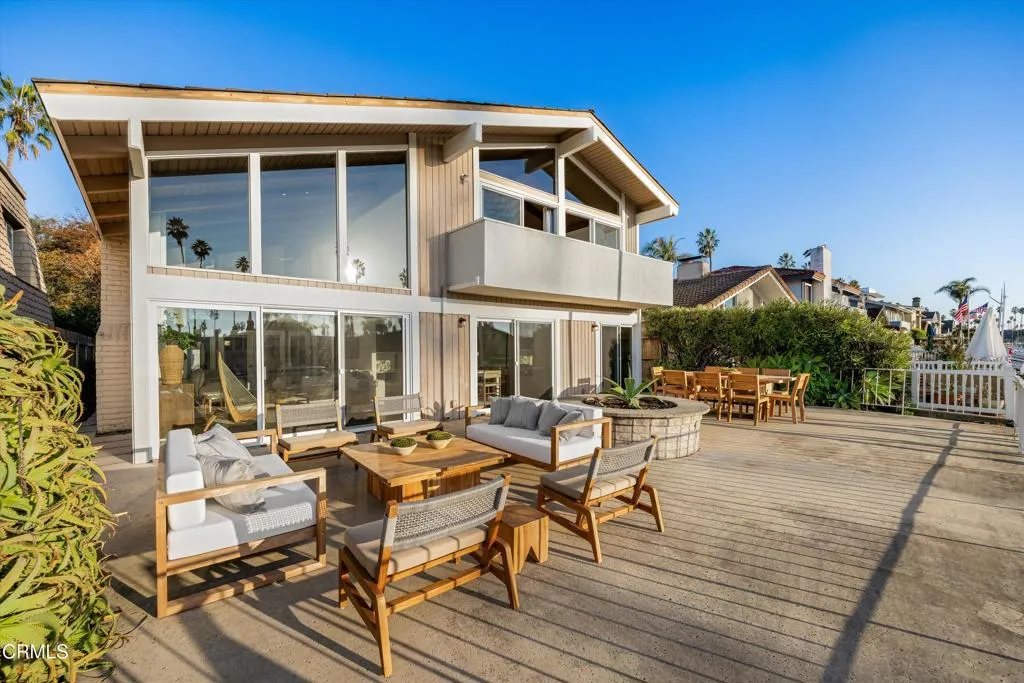 Ventura, California 93001, United States, 5 Bedrooms Bedrooms, ,3 BathroomsBathrooms,Residential,Active,249500