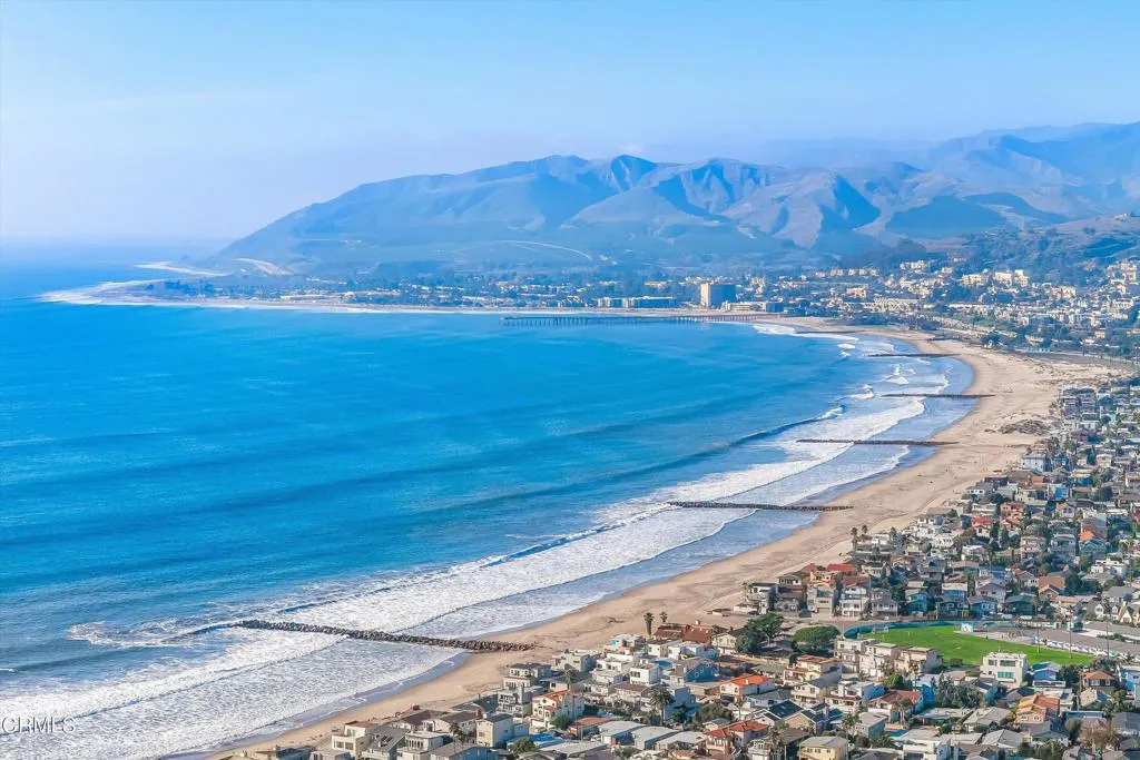 Ventura, California 93001, United States, 5 Bedrooms Bedrooms, ,3 BathroomsBathrooms,Residential,Active,249500