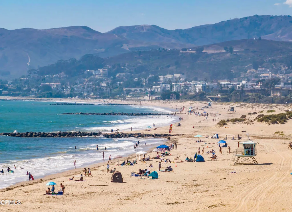 Ventura, California 93001, United States, 5 Bedrooms Bedrooms, ,3 BathroomsBathrooms,Residential,Active,249500