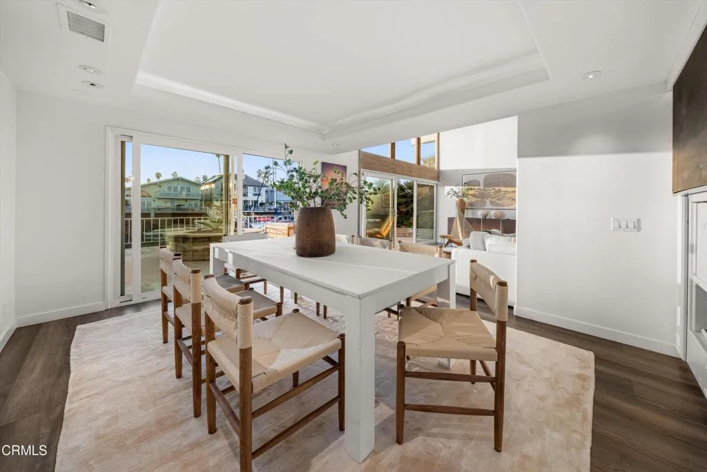 Ventura, California 93001, United States, 5 Bedrooms Bedrooms, ,3 BathroomsBathrooms,Residential,Active,249500