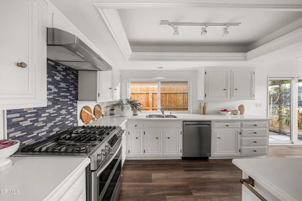 Ventura, California 93001, United States, 5 Bedrooms Bedrooms, ,3 BathroomsBathrooms,Residential,Active,249500