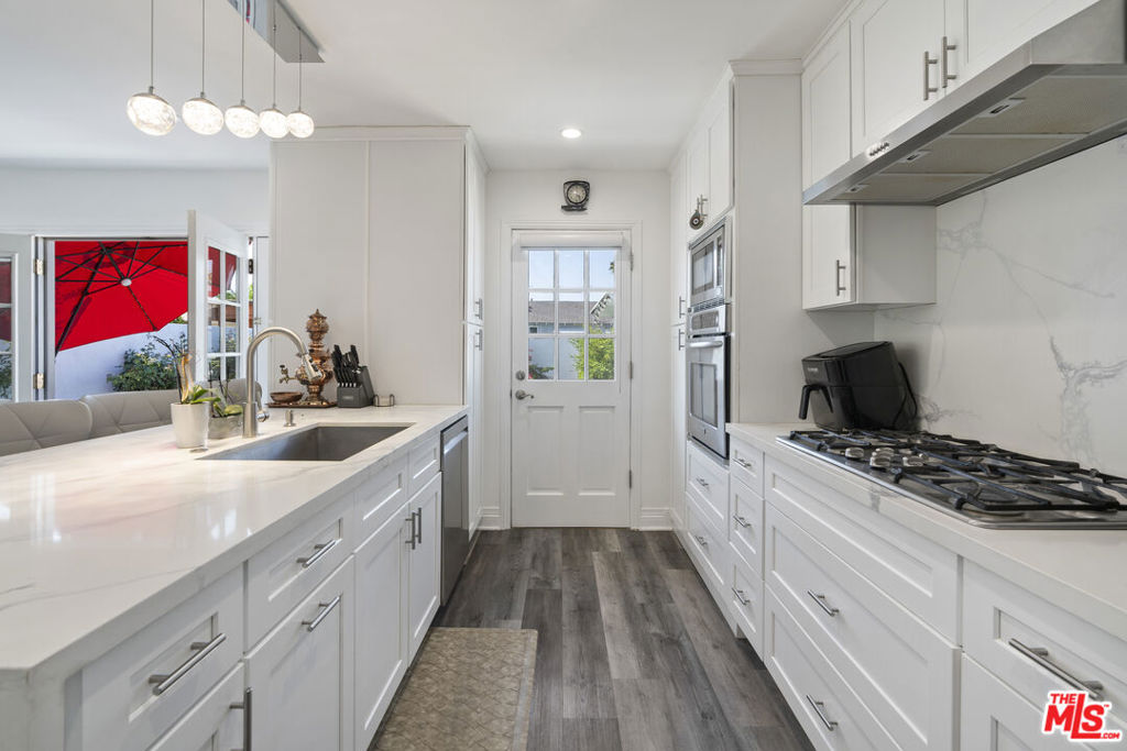 22509 Saticoy Street