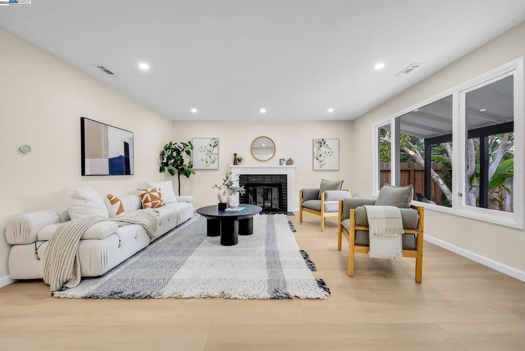 REDWOOD CITY - Residential