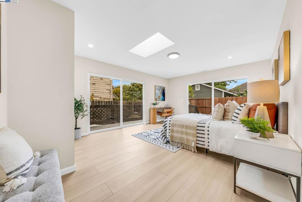REDWOOD CITY - Residential