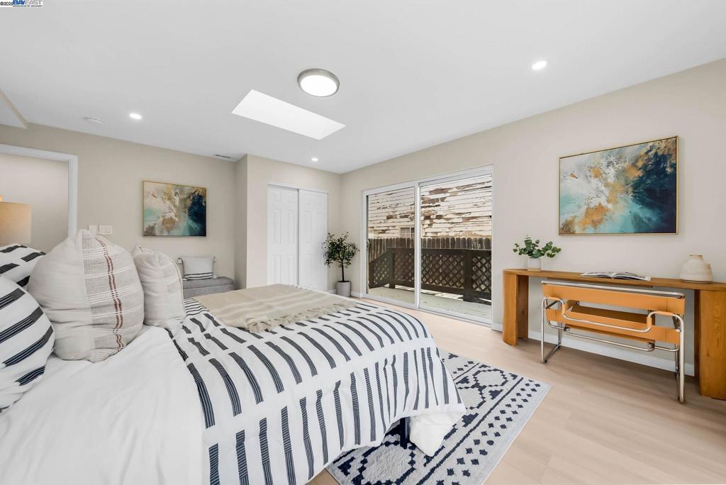 REDWOOD CITY - Residential