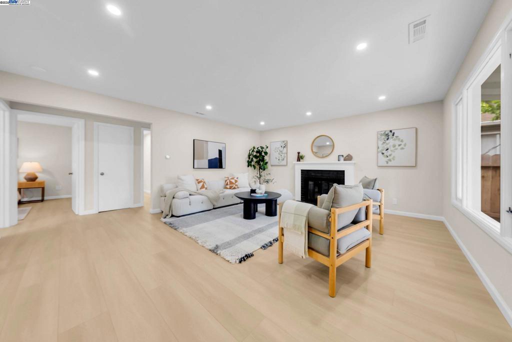 REDWOOD CITY - Residential