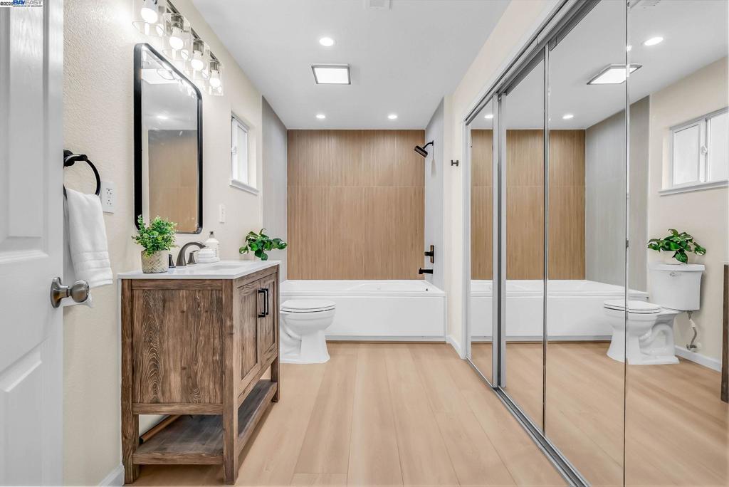 REDWOOD CITY - Residential