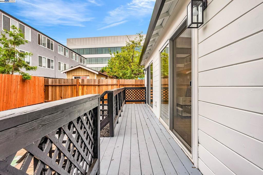 REDWOOD CITY - Residential