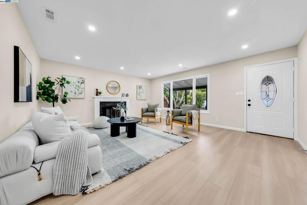 REDWOOD CITY - Residential