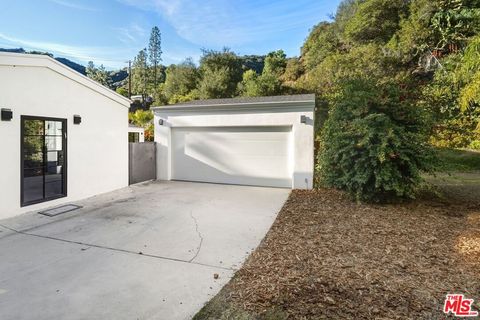 Tiny photo for 13019 Sky Valley Road, Los Angeles, CA 90049 (MLS # 25626099)