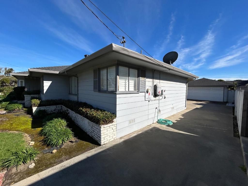 Photo of 22 San Juan Drive, Salinas, CA 93901 (MLS # ML82036660)