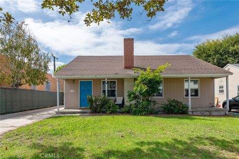 Photo of 1209 S Helberta Ave, Redondo Beach, CA 90277 (MLS # SB25228243) Photo of 1209 S Helberta Ave, Redondo Beach, CA 90277 (MLS # SB25228243)