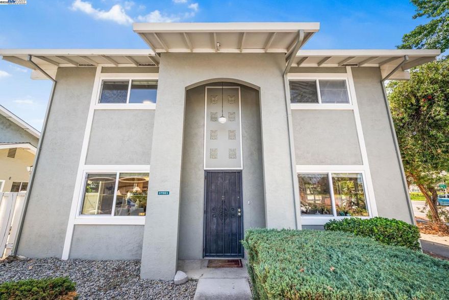 Beautifully updated end-unit townhouse-style condo in prime Fremont location. This spacious 3 bedroom, 2.5 bath home has been fully renovated with a brand-new kitchen featuring newer cabinetry & countertops. All bathrooms are newly remodeled, new laminate flooring throughout along with fresh interior paint, making it completely move-in ready. The end-unit setting provides extra privacy and natural light, while the private patio is perfect for relaxing or entertaining. Best Location in the complex! Enjoy the community pool and well-maintained grounds just steps away. Conveniently located near major transportation routes including I-880, I-680, and the Dumbarton and San Mateo Bridges, as well as BART, making commutes throughout the Bay Area easy. Close to shopping, dining, parks, and highly regarded Fremont schools. With its modern updates, excellent amenities, and unbeatable location, this home offers the ideal combination of comfort and convenience.