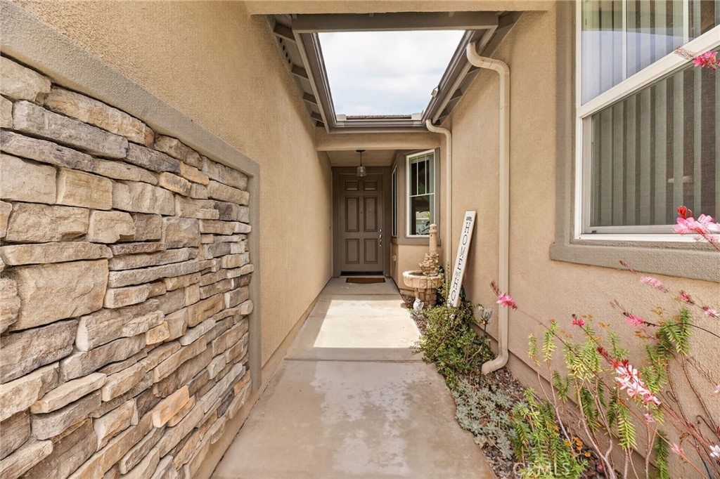 29428 Lake Hills