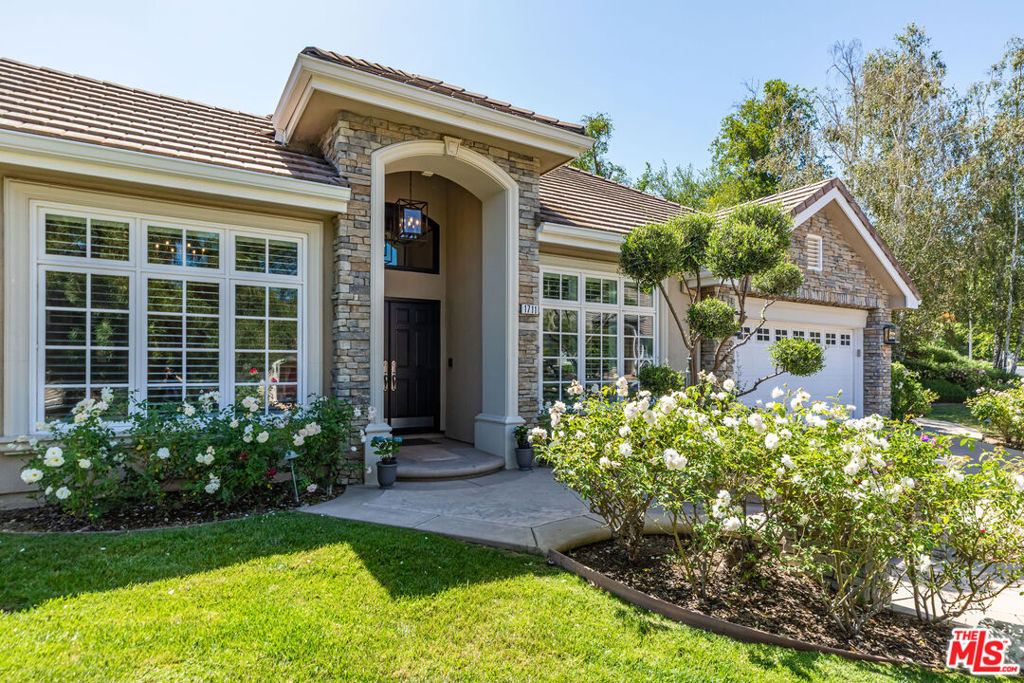 1711 Yarnton Court