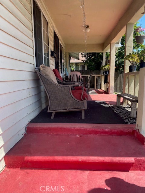 831 Alamitos Avenue 3