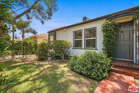 Photo of 8036 Norton Avenue, West Hollywood, CA 90046 (MLS # 25587421) Photo of 8036 Norton Avenue, West Hollywood, CA 90046 (MLS # 25587421)