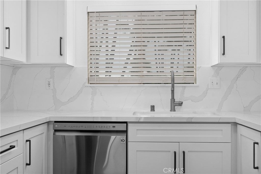 372 Villa Point Drive, Newport Beach CA 92660 - Photo 15